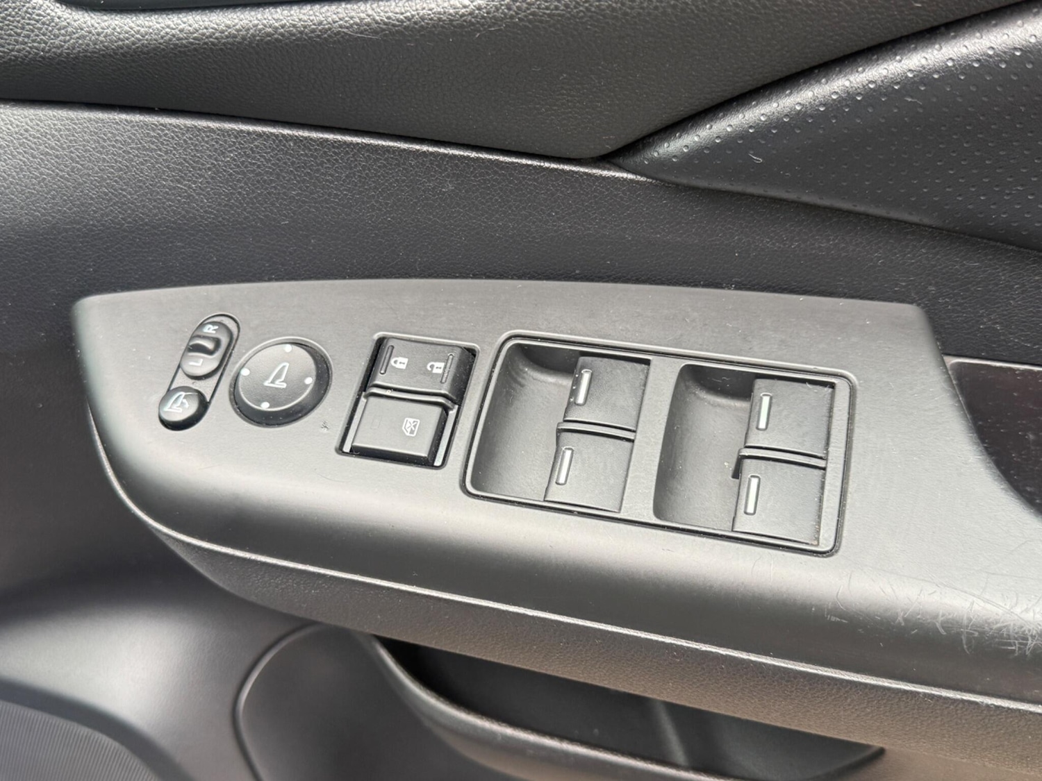 Used Honda CR-V 2013 for sale - 76645911: Photo 15