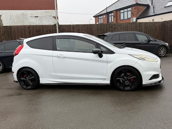 Used Ford Fiesta 2014 for sale - 77468001: Photo