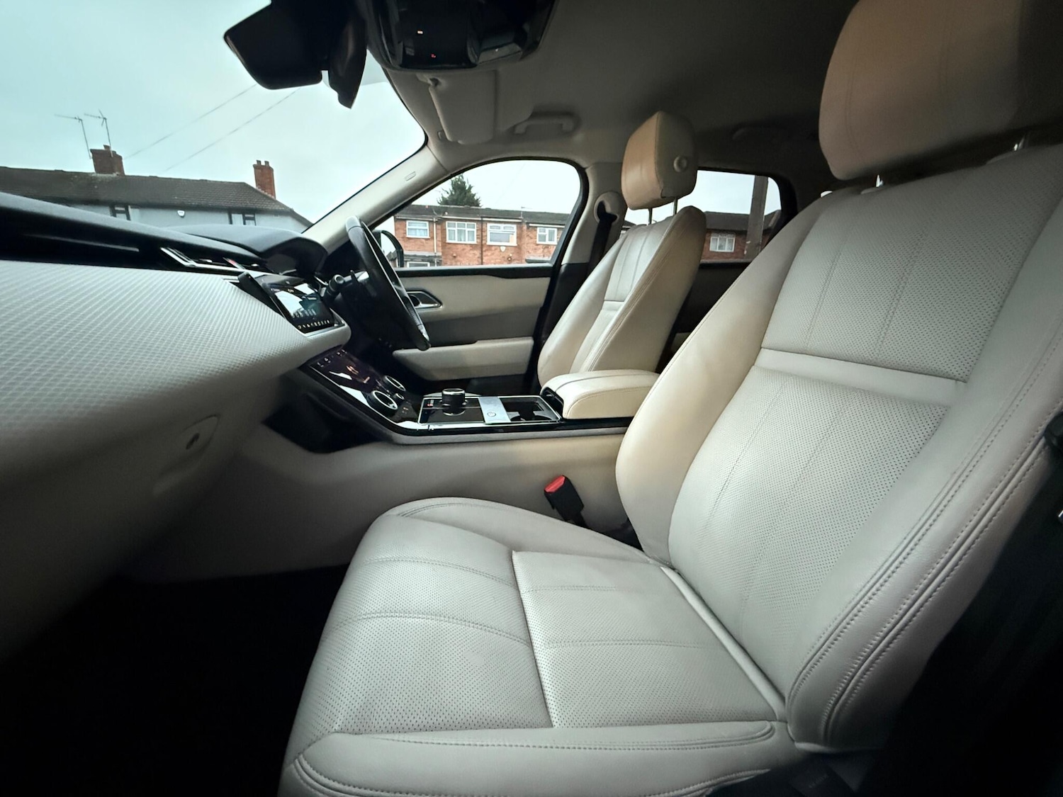 Used Land Rover Range Rover Velar 2017 for sale - 76702298: Photo 16