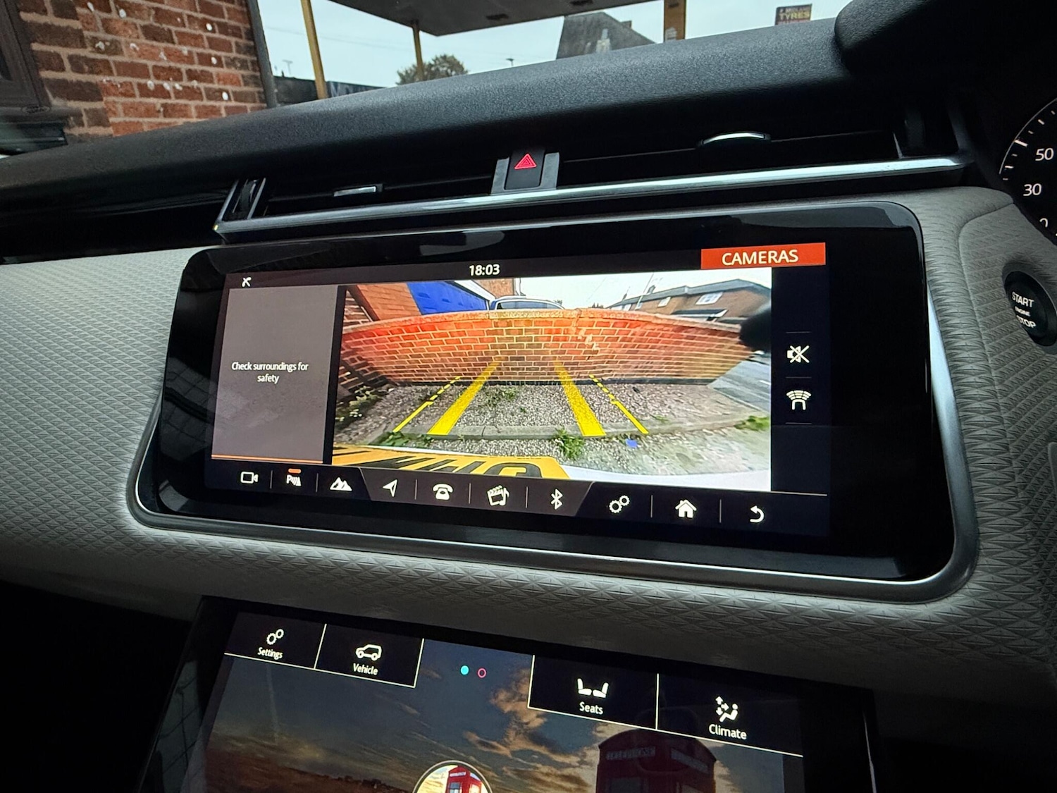 Used Land Rover Range Rover Velar 2017 for sale - 76702298: Photo 21