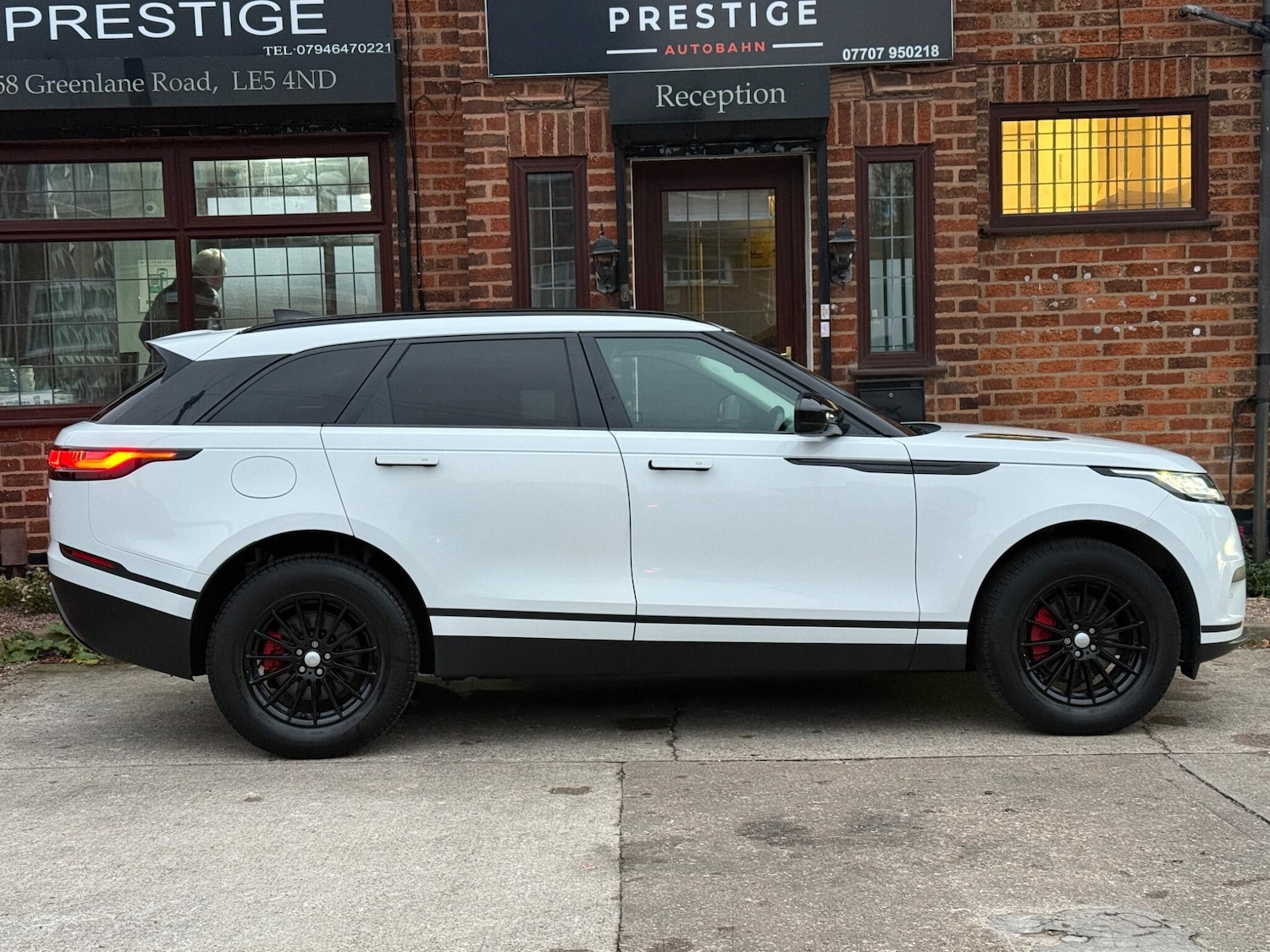 Used Land Rover Range Rover Velar 2017 for sale - 76702298: Photo 5