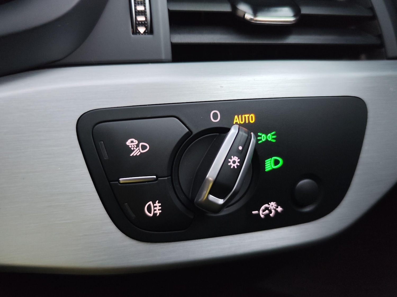 Used Audi A4 2018 for sale - 76608007: Photo 16