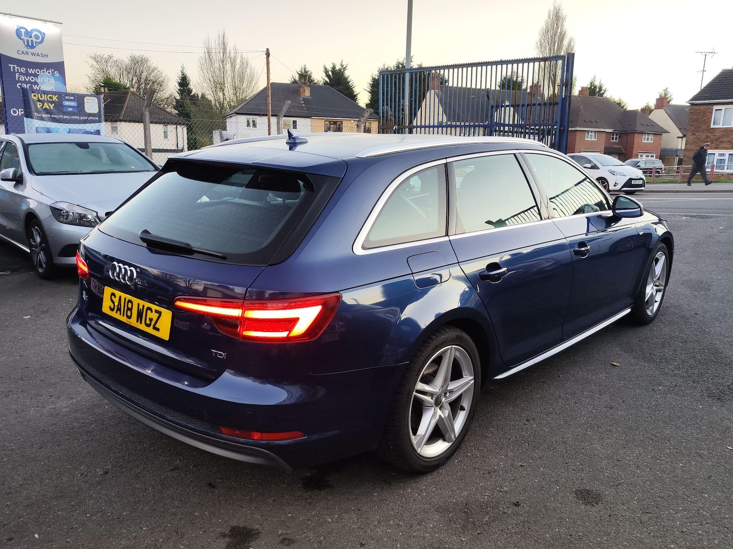 Used Audi A4 2018 for sale - 76608007: Photo 4