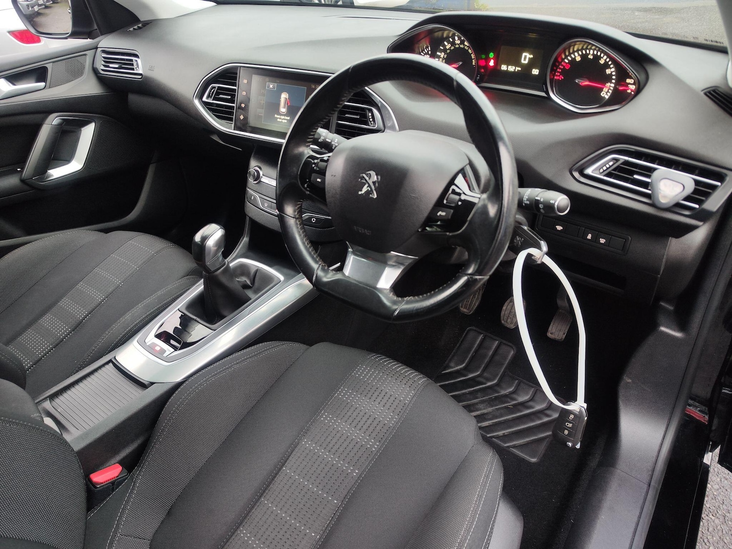 Used Peugeot 308 2017 for sale - 77016257: Photo 24