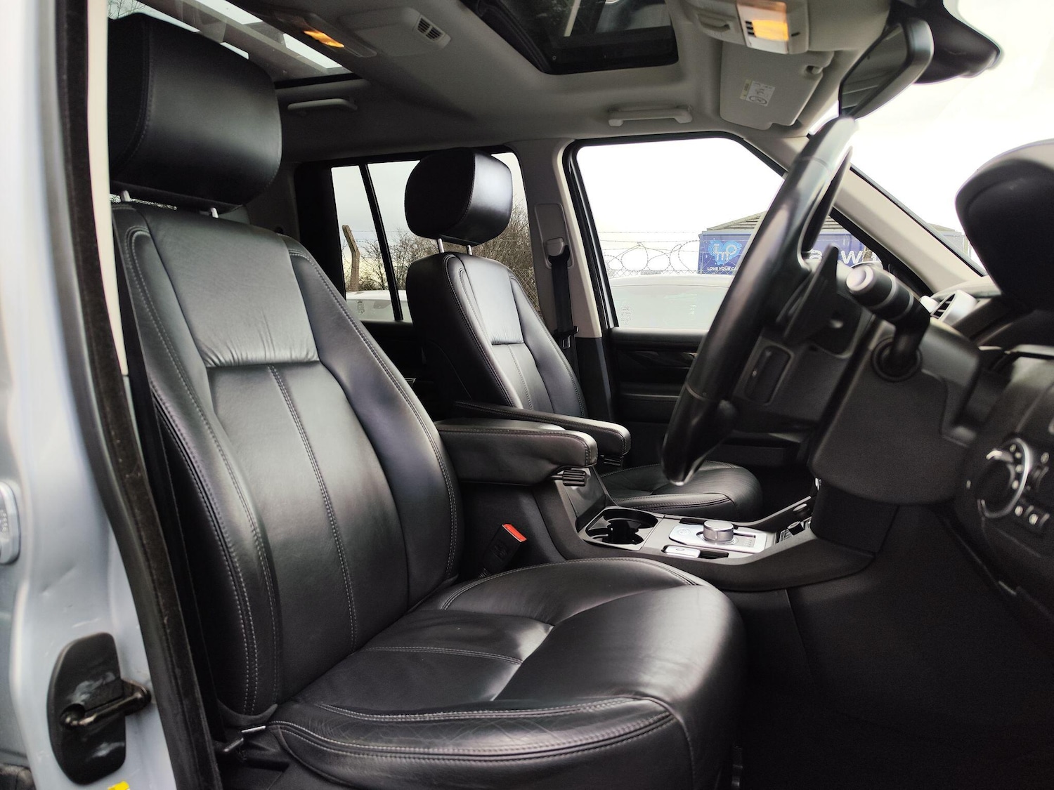 Used Land Rover Discovery 2016 for sale - 77237682: Photo 15