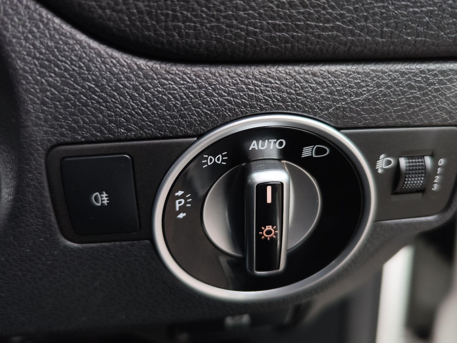 Used Mercedes-Benz GLA 2015 for sale - 76997604: Photo 21