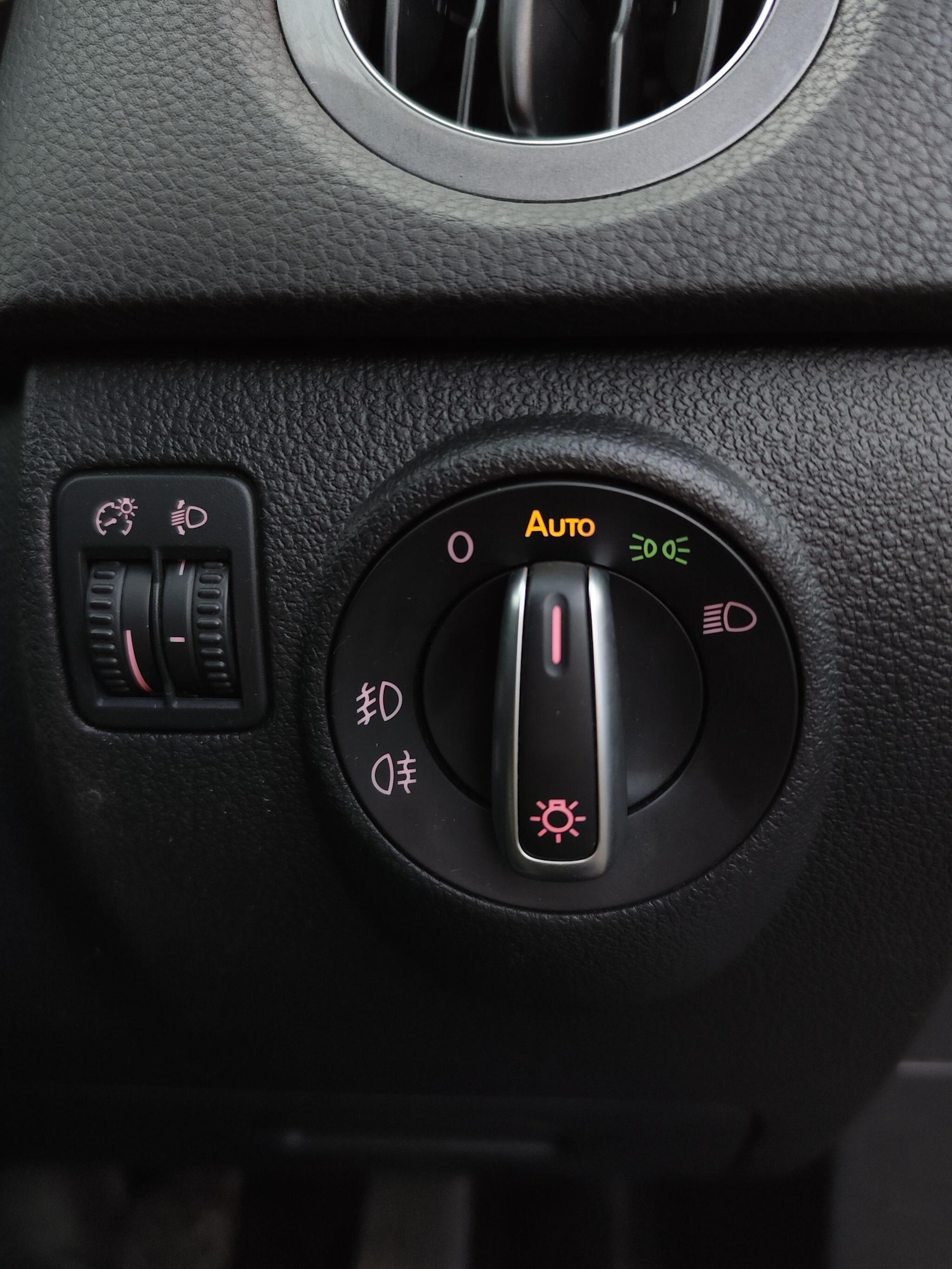 Used Volkswagen Tiguan 2015 for sale - 77237543: Photo 17