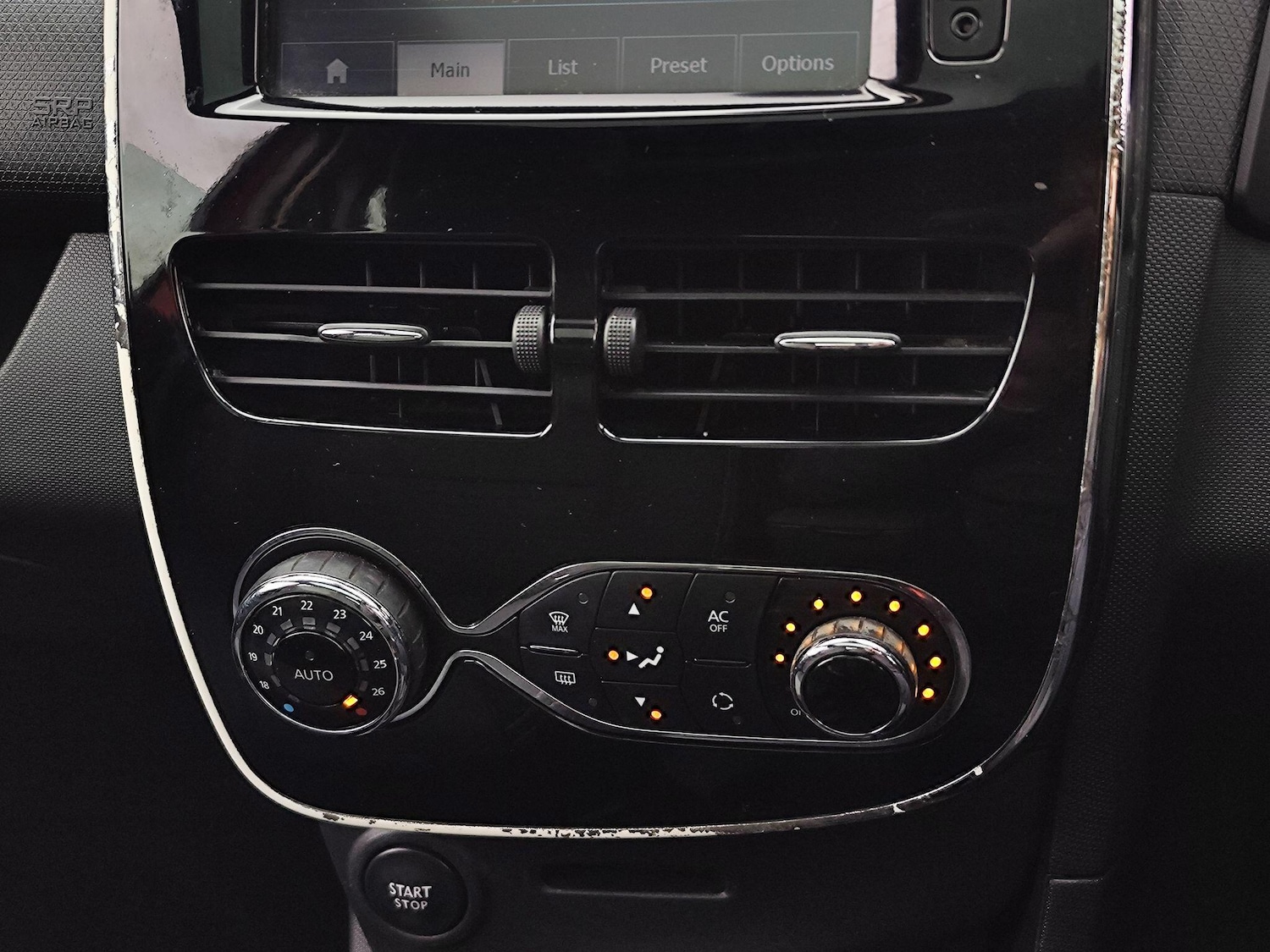 Used Renault Clio 2013 for sale - 76899024: Photo 23