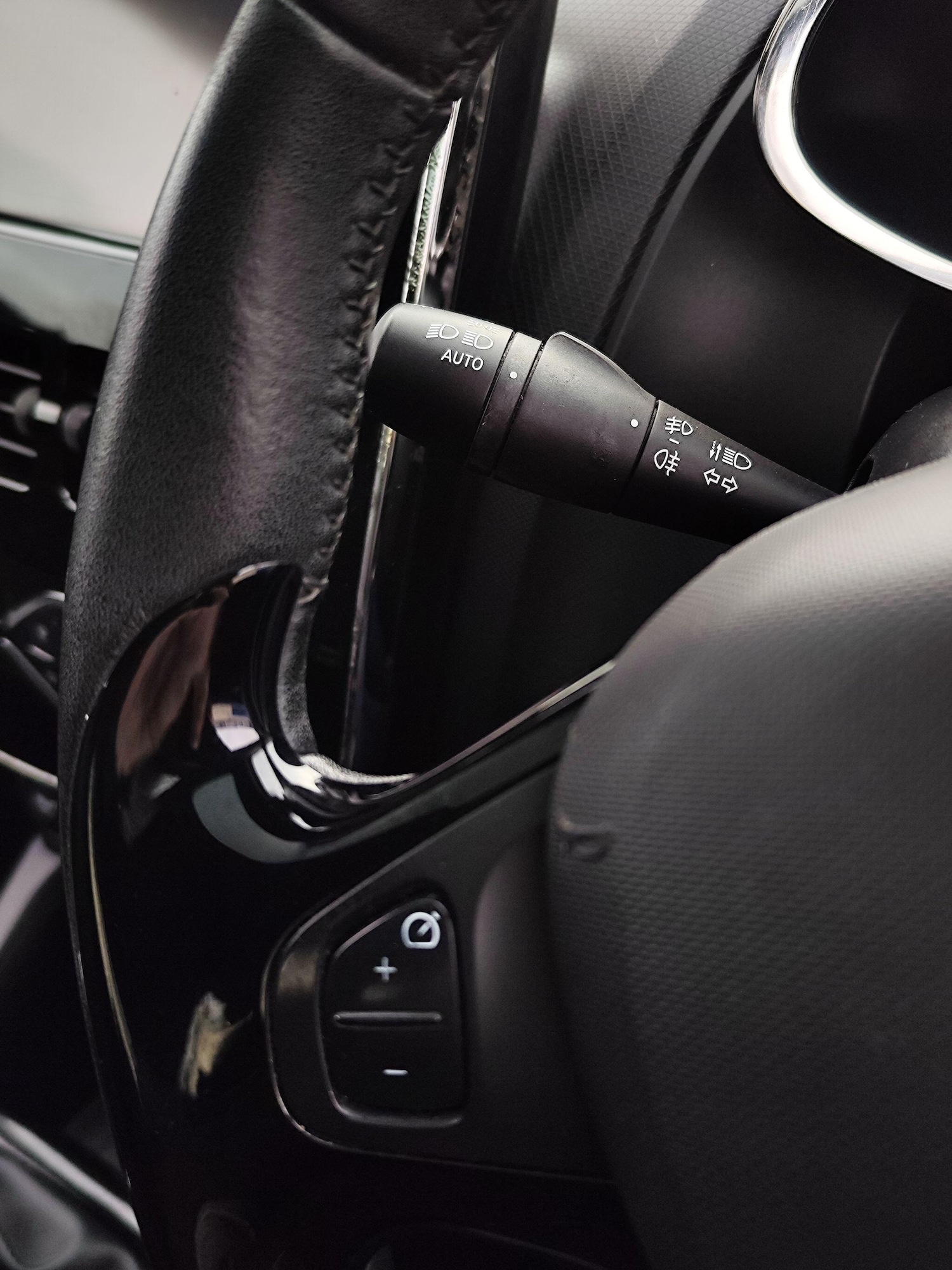 Used Renault Clio 2013 for sale - 76899024: Photo 27