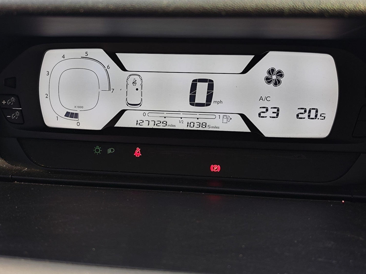 Used Citroen C4 Grand Picasso 2016 for sale - 76485395: Photo 8