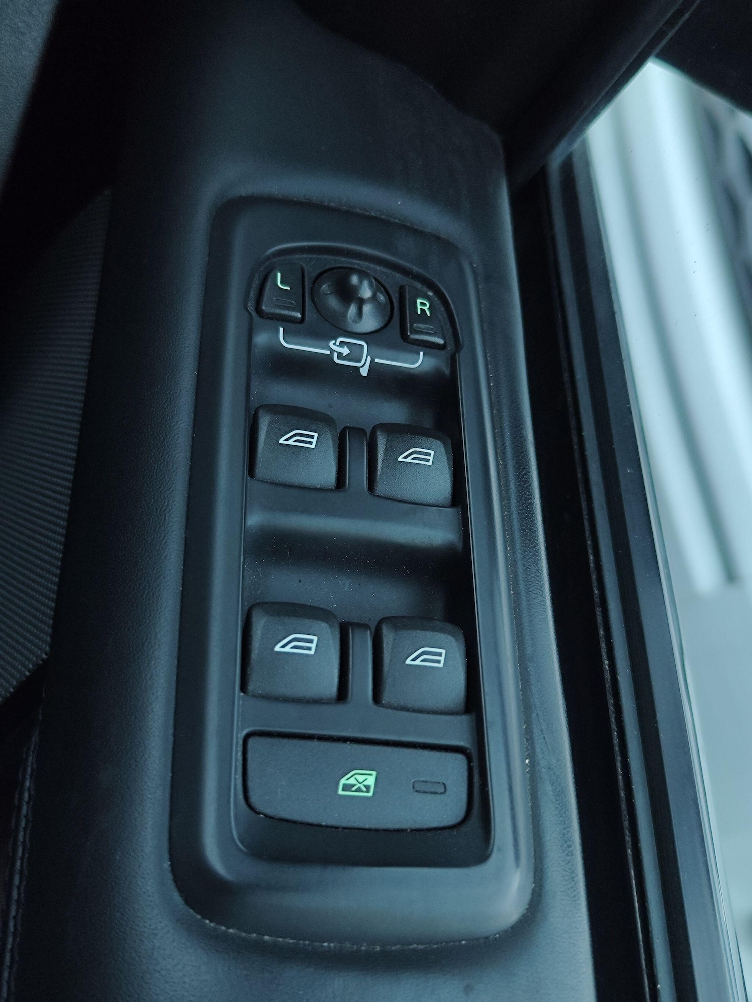 Used Land Rover Discovery 2016 for sale - 76513302: Photo 11