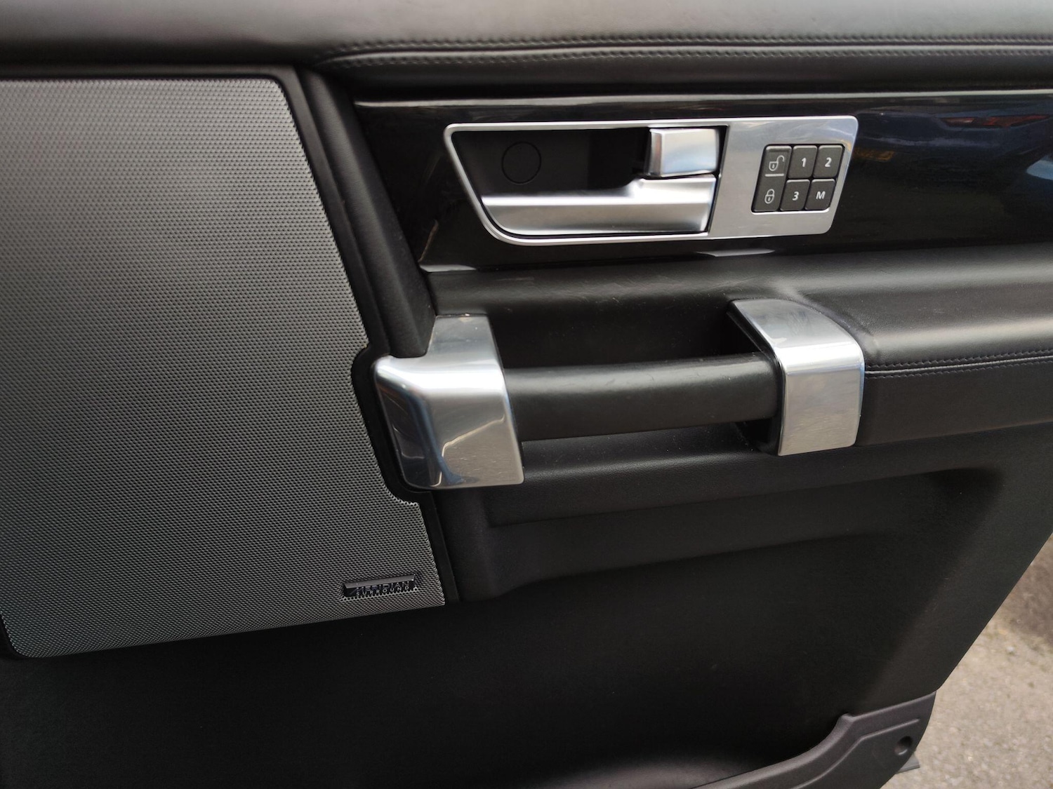 Used Land Rover Discovery 2016 for sale - 76513302: Photo 14