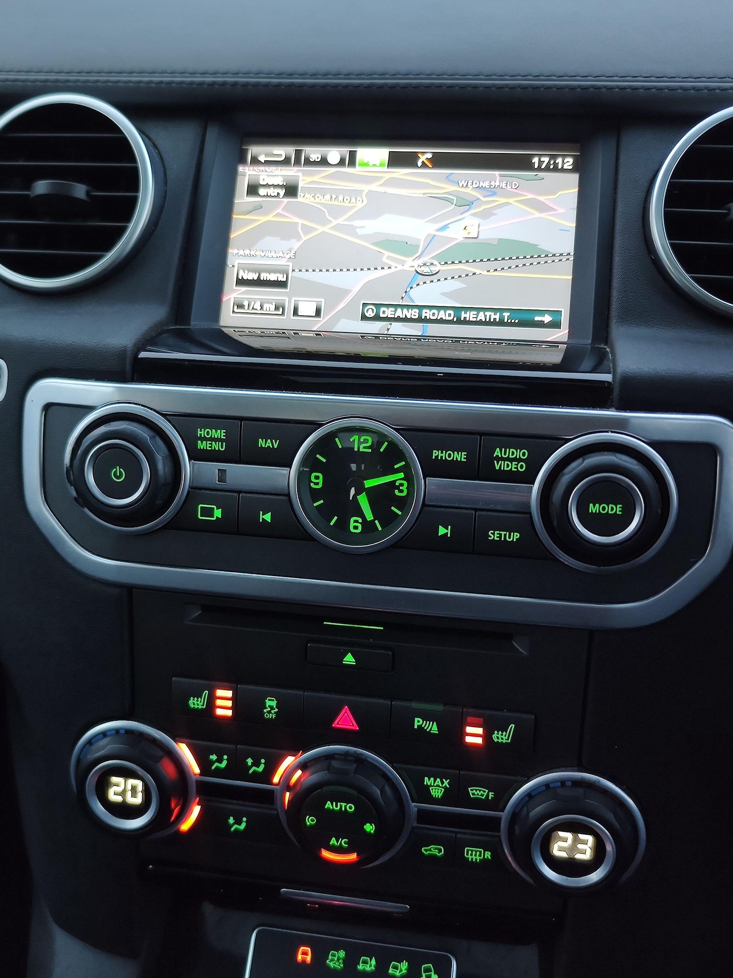 Used Land Rover Discovery 2016 for sale - 76513302: Photo 17