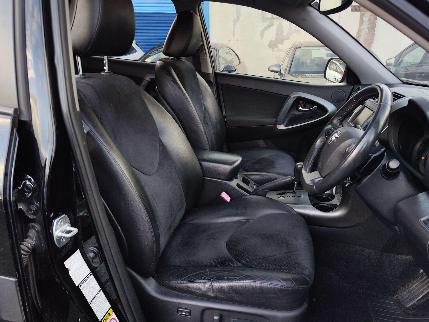 Used Toyota RAV4 2011 for sale - 76633991: Photo 24