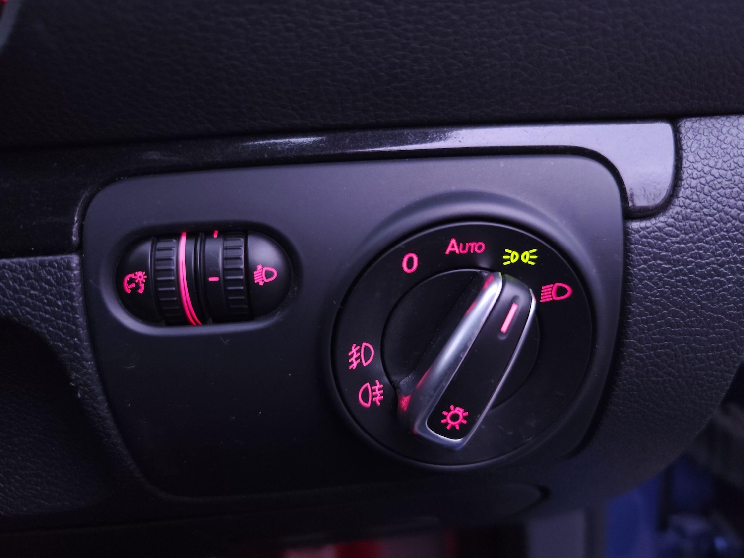 Used Volkswagen Scirocco for sale - 77315135: Photo 19