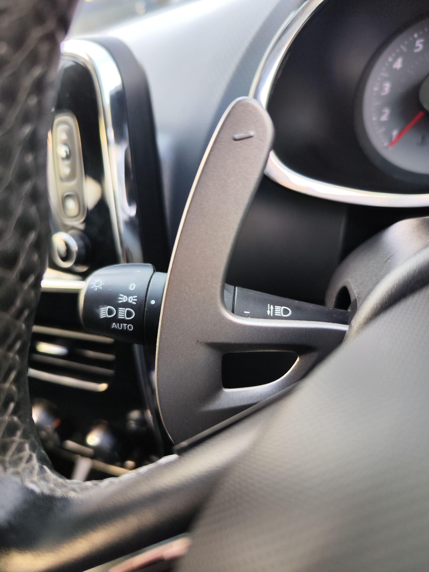 Used Renault Clio 2014 for sale - 76913256: Photo 15