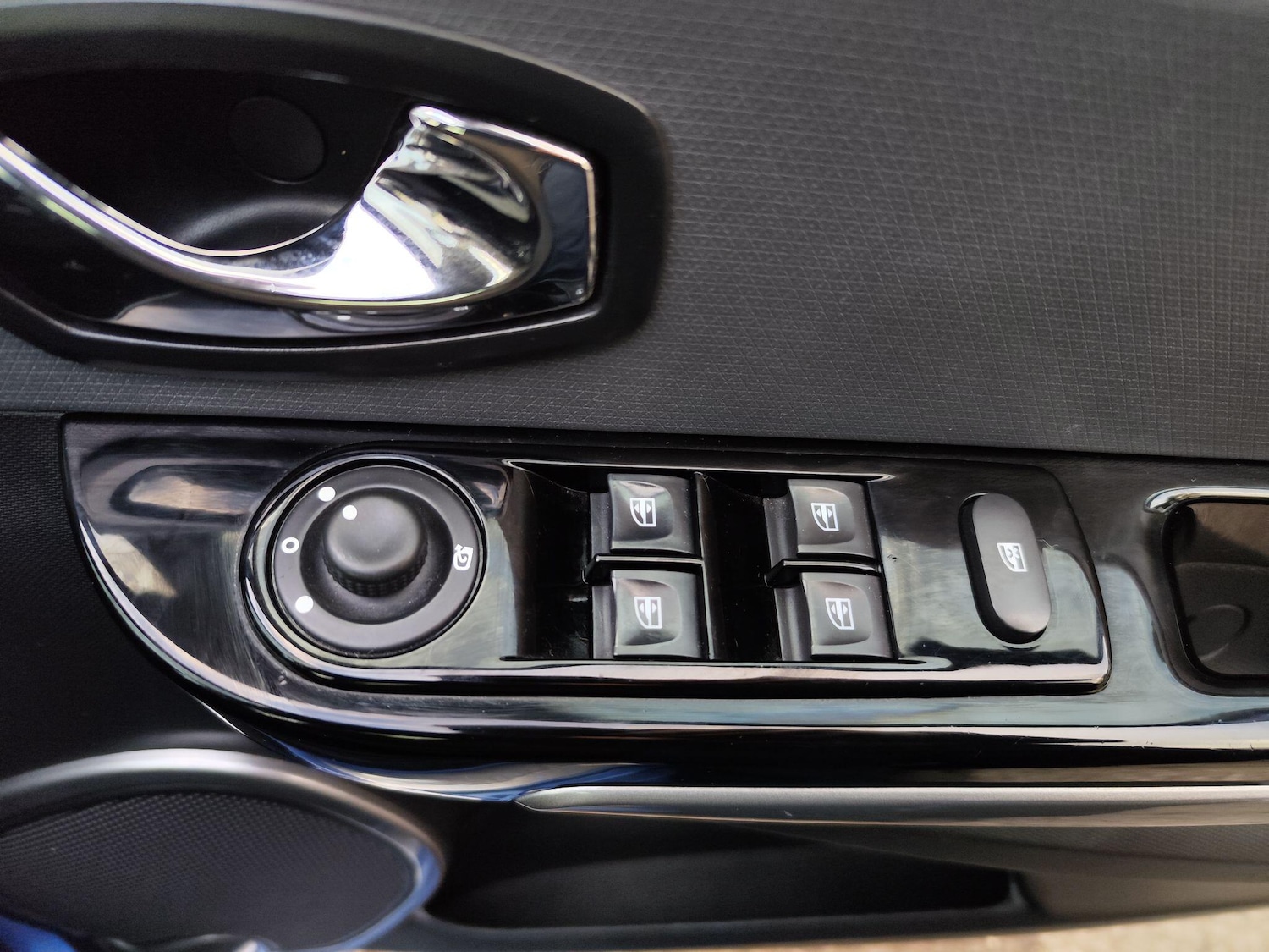 Used Renault Clio 2014 for sale - 76913256: Photo 22