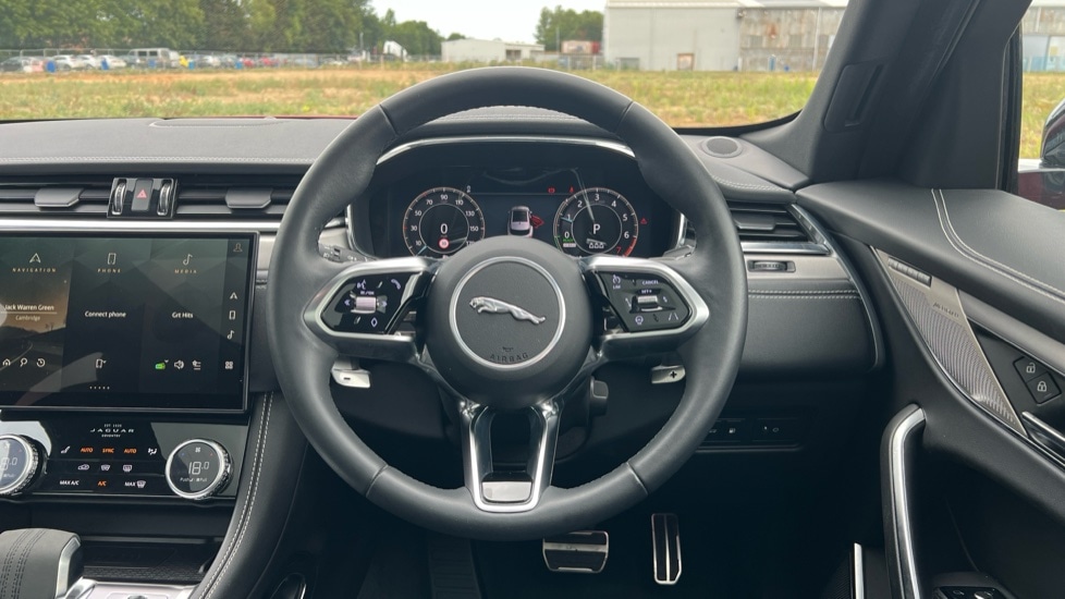 Used Jaguar F-Pace 2023 for sale - 76428305: Photo 15