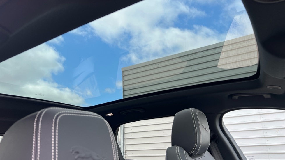 Used Jaguar F-Pace 2023 for sale - 76428305: Photo 35