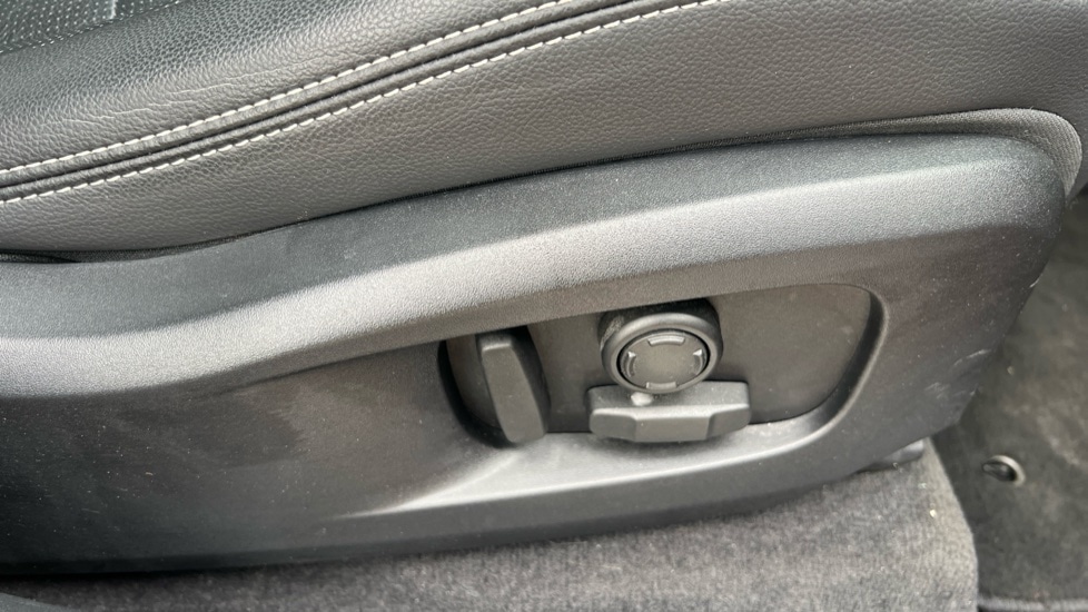 Used Jaguar F-Pace 2023 for sale - 76428305: Photo 36