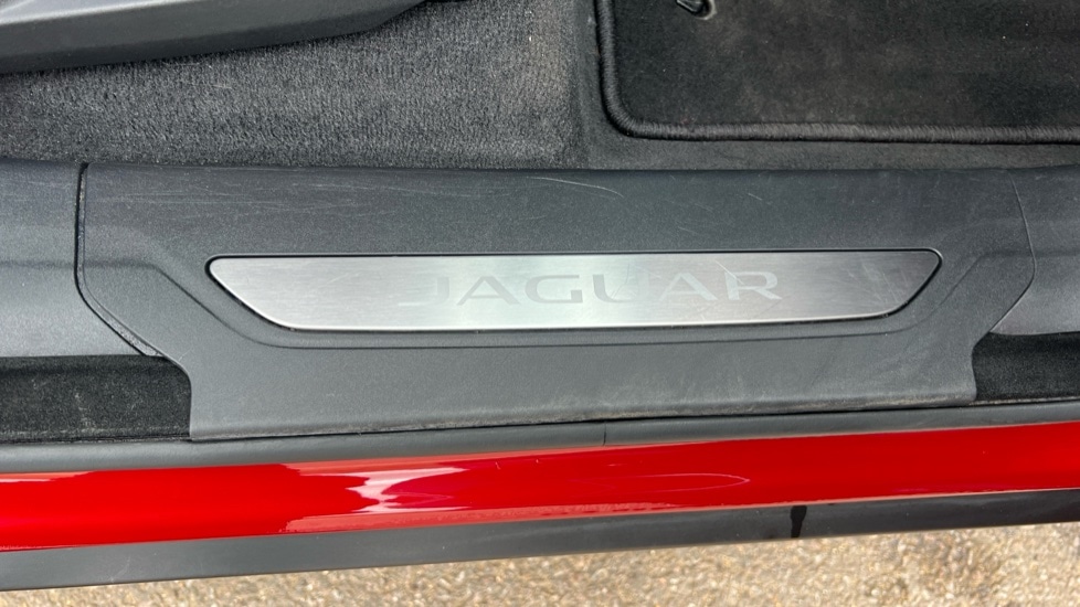 Used Jaguar F-Pace 2023 for sale - 76428305: Photo 37