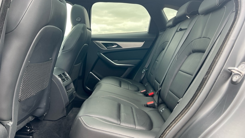 Used Jaguar F-Pace 2023 for sale - 76428305: Photo 4