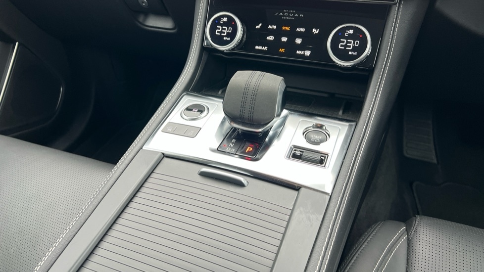 Used Jaguar F-Pace 2023 for sale - 76881844: Photo 13