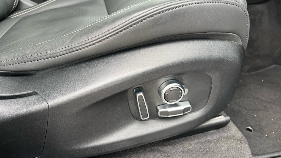 Used Jaguar F-Pace 2023 for sale - 76881844: Photo 37