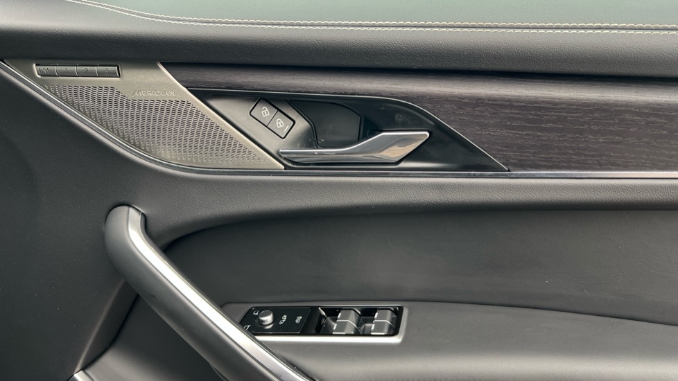 Used Jaguar F-Pace 2023 for sale - 76881844: Photo 38