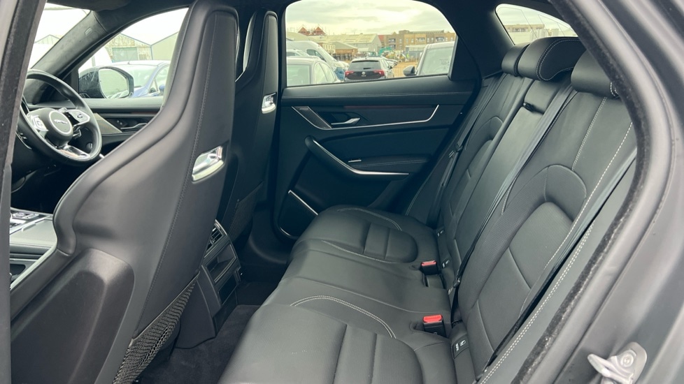 Used Jaguar F-Pace 2023 for sale - 76881844: Photo 4