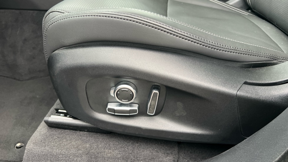 Used Jaguar F-Pace 2023 for sale - 76881844: Photo 46