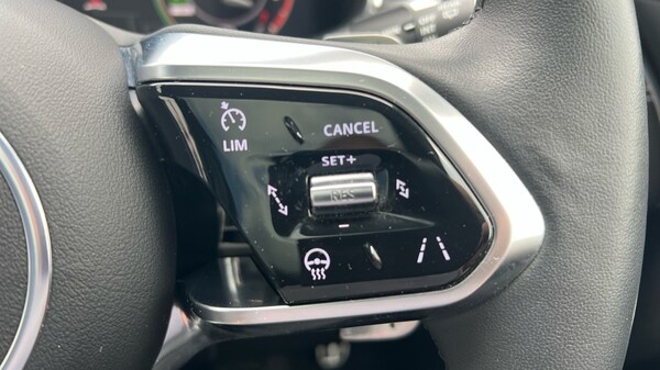 Used Jaguar F-Pace 2023 for sale - 75590904: Photo 42
