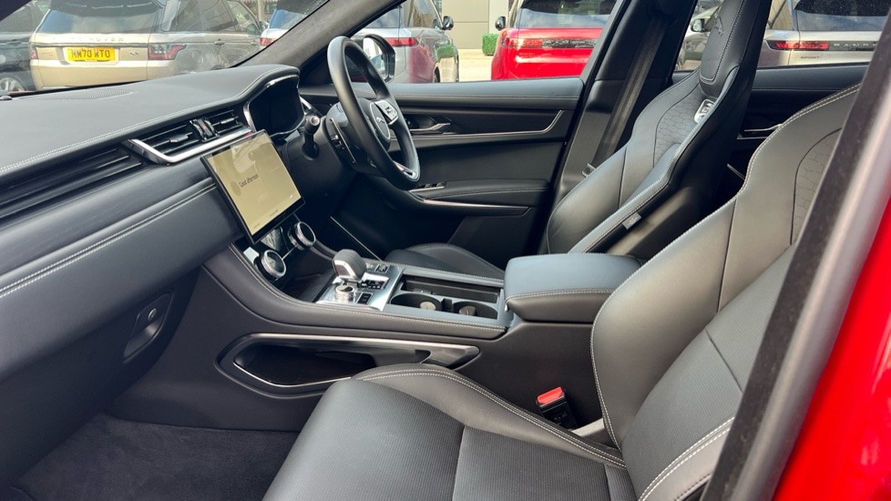 Used Jaguar F-Pace 2024 for sale - 76233939: Photo 3