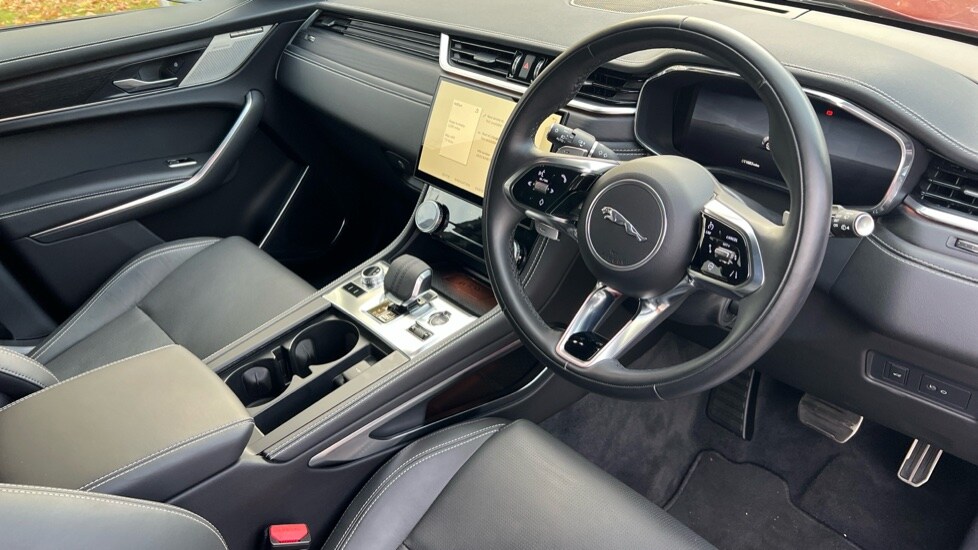 Used Jaguar F-Pace 2024 for sale - 76233939: Photo 32