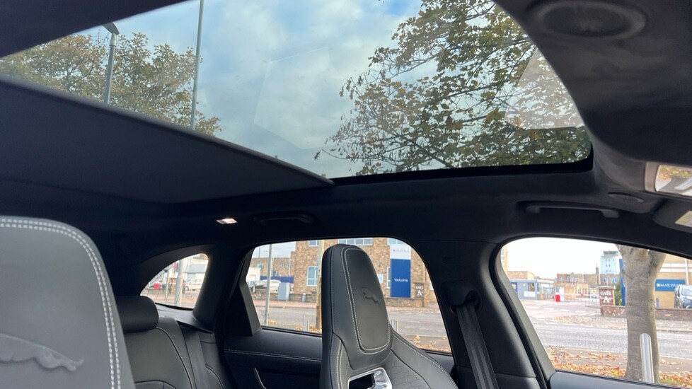 Used Jaguar F-Pace 2024 for sale - 76233939: Photo 35