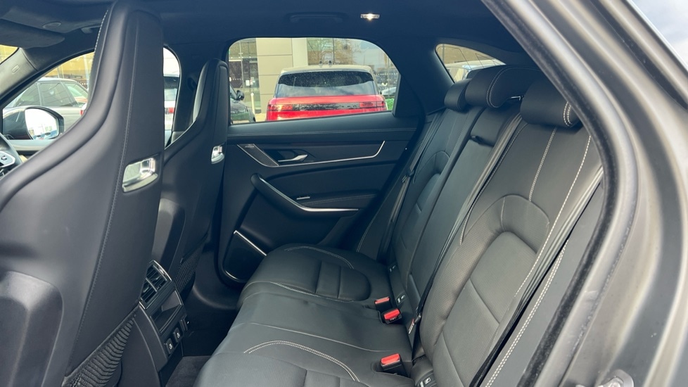 Used Jaguar F-Pace 2024 for sale - 76233939: Photo 4