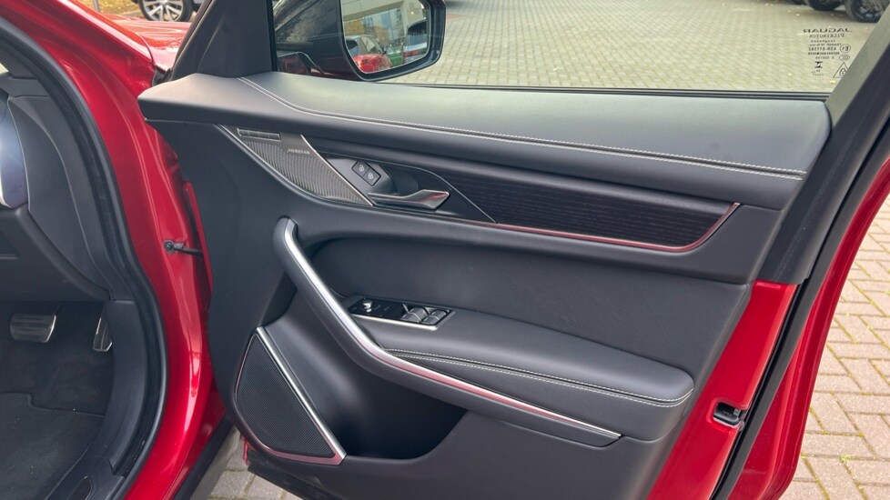 Used Jaguar F-Pace 2024 for sale - 76233939: Photo 40