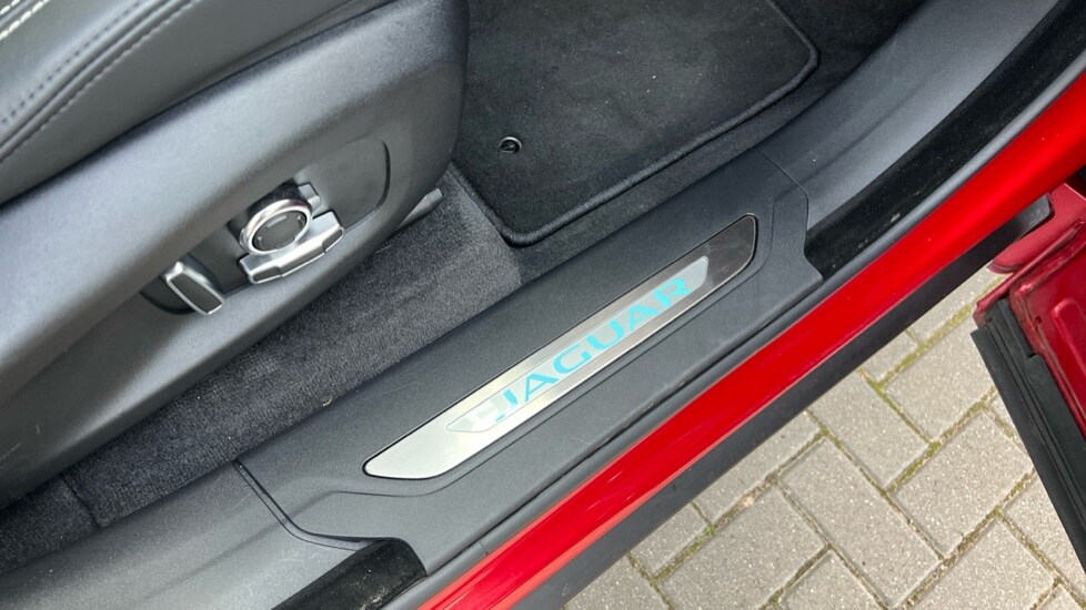 Used Jaguar F-Pace 2024 for sale - 76233939: Photo 47