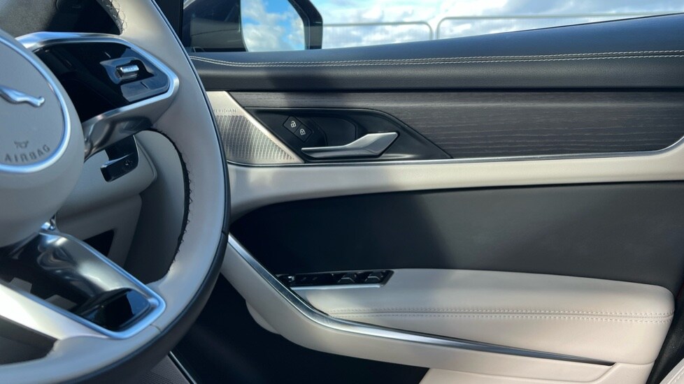 Used Jaguar F-Pace 2024 for sale - 76350733: Photo 37