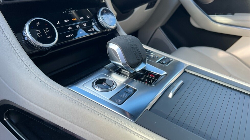 Used Jaguar F-Pace 2024 for sale - 76350733: Photo 42