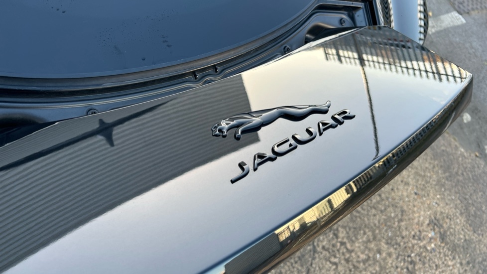 Used Jaguar F-Type 2022 for sale - 77063328: Photo 25
