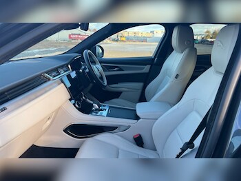 Used Jaguar F-Pace 2023 for sale - 76350857: Photo