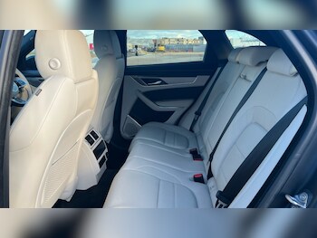 Used Jaguar F-Pace 2023 for sale - 76350857: Photo