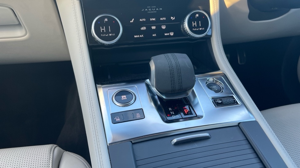 Used Jaguar F-Pace 2023 for sale - 76696557: Photo 13