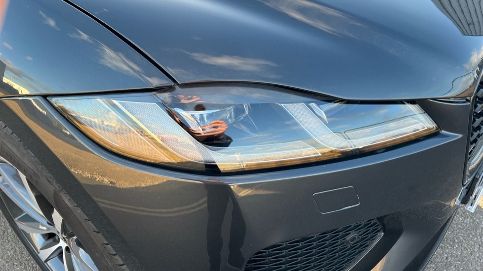 Used Jaguar F-Pace 2023 for sale - 76696557: Photo 17