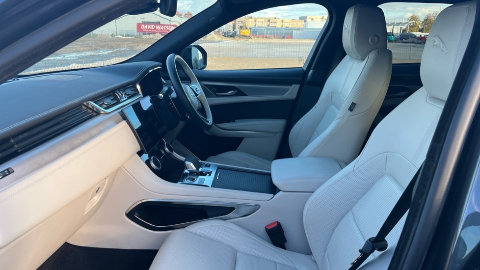Used Jaguar F-Pace 2023 for sale - 76696557: Photo 3