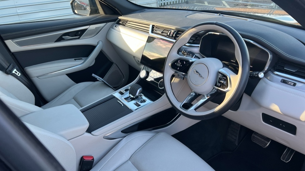 Used Jaguar F-Pace 2023 for sale - 76696557: Photo 32