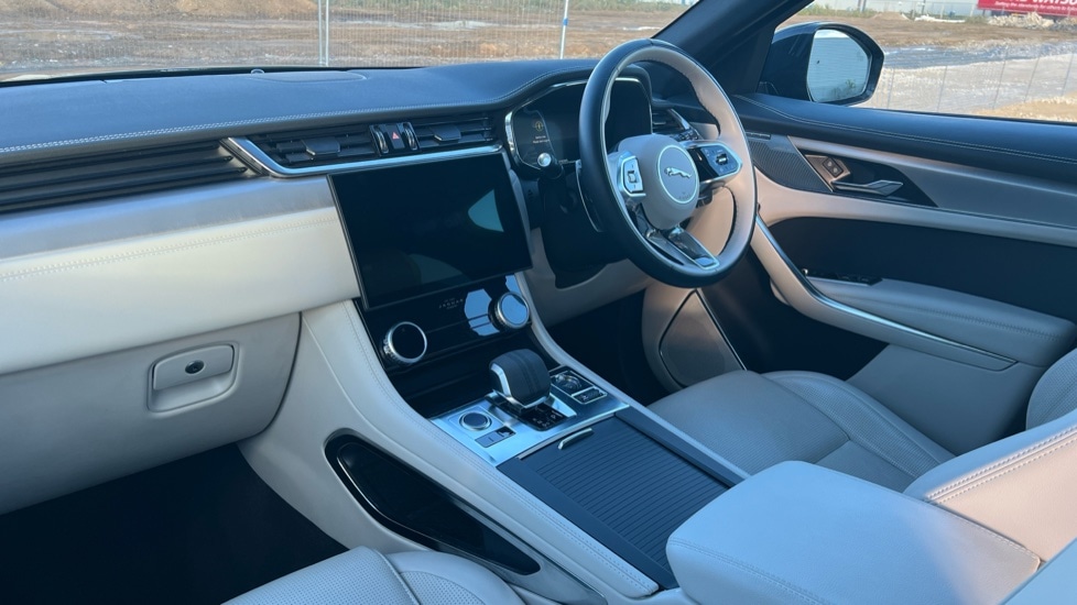 Used Jaguar F-Pace 2023 for sale - 76696557: Photo 33
