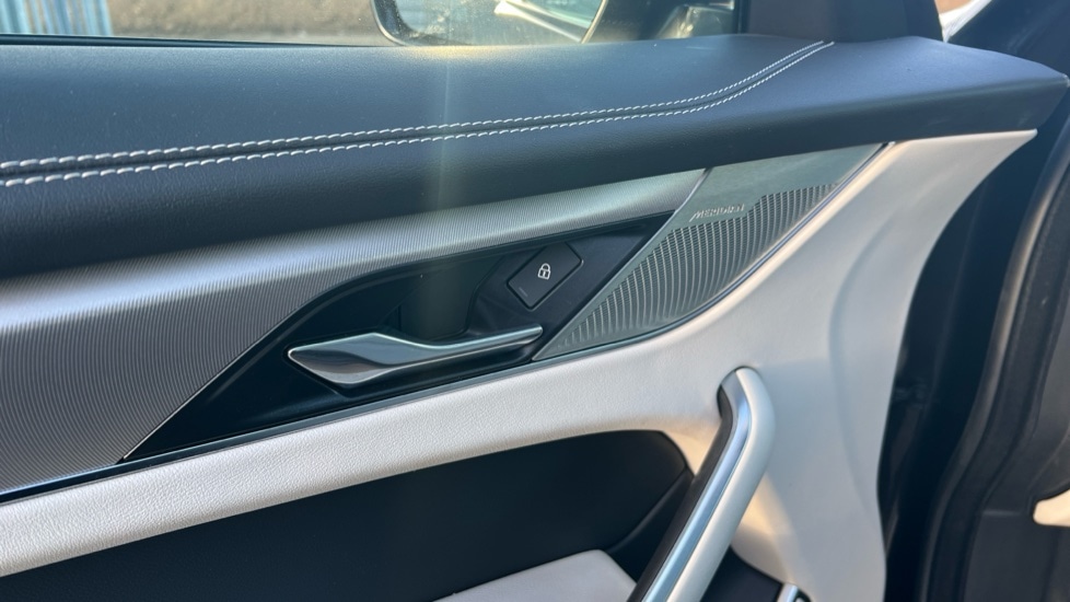 Used Jaguar F-Pace 2023 for sale - 76696557: Photo 39