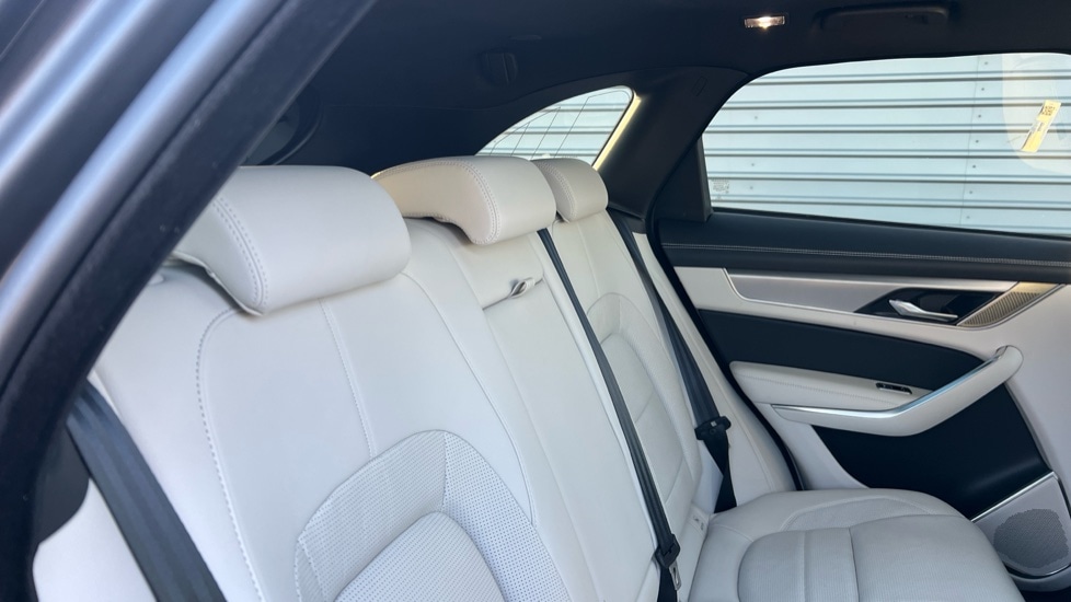 Used Jaguar F-Pace 2023 for sale - 76696557: Photo 45